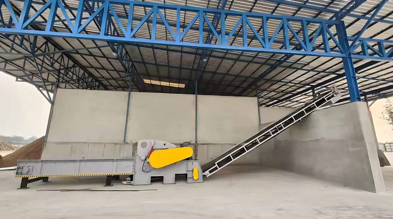 FS1300PLUS — broyage de troncs d'arbre et dosses